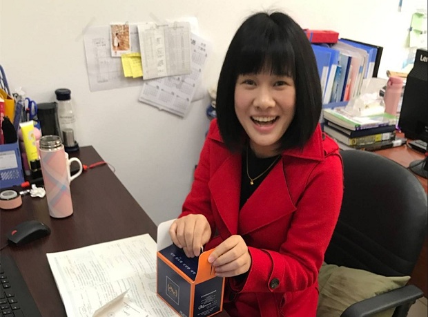 机电学院三八妇女节温情校园送祝福活动